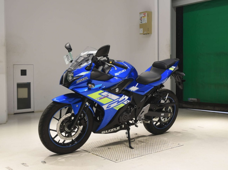 Мотоцикл Suzuki GSX250RA з пробігом 4528 km