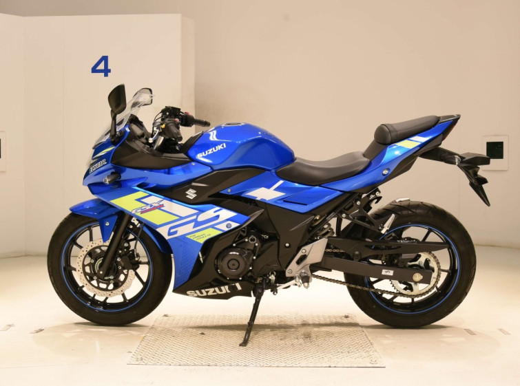 Мотоцикл Suzuki GSX250RA з пробігом 4528 km