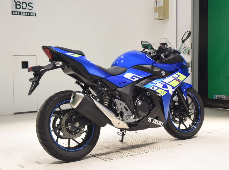Мотоцикл Suzuki GSX250RA з пробігом 4528 km
