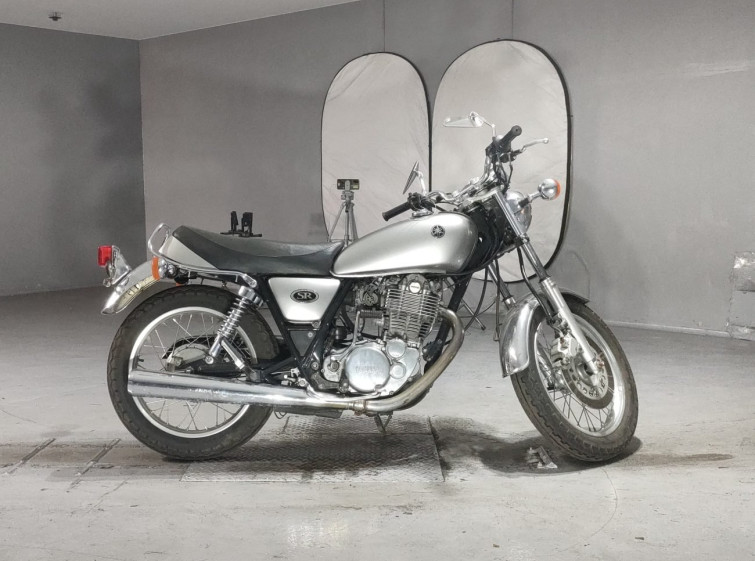 Мотоцикл Yamaha SR400 с пробегом 9819 km