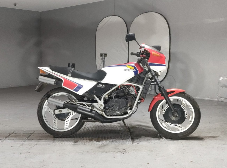 Мотоцикл Honda MVX250F з пробігом 6777 km