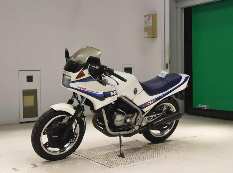 Мотоцикл Honda VT250FE с пробегом 56145 km