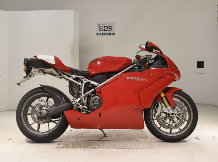 Мотоцикл Ducati 999S з пробігом 6425 km