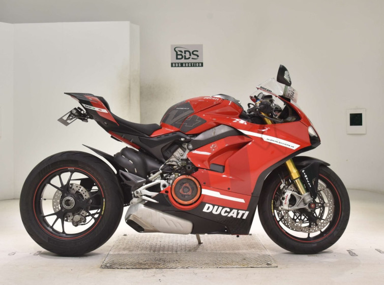 Мотоцикл Ducati PANIGALE V4S з пробігом 12009 km