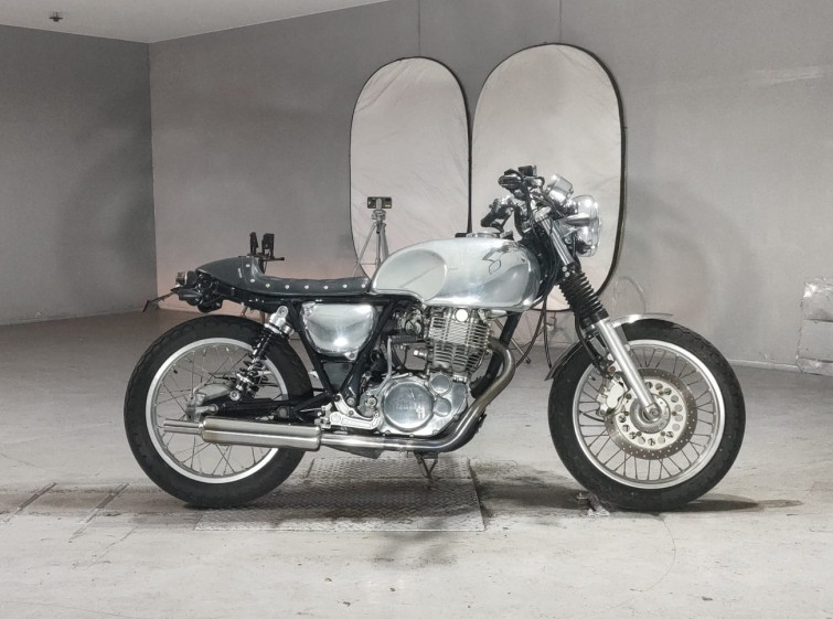 Мотоцикл Yamaha SR400 з пробігом 2718 km