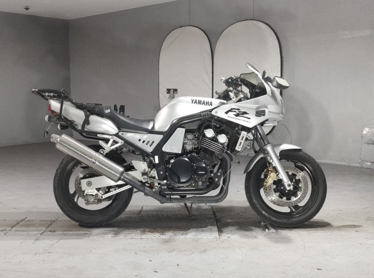 Мотоцикл Yamaha FZ400 з пробігом 80063 km