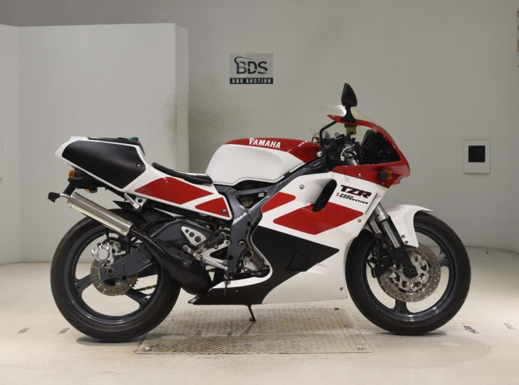 Мотоцикл Yamaha TZR250 з пробігом 34130 km