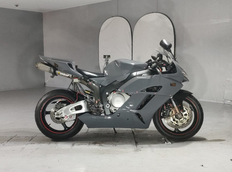 Мотоцикл Honda CBR1000RR с пробегом 81383 km