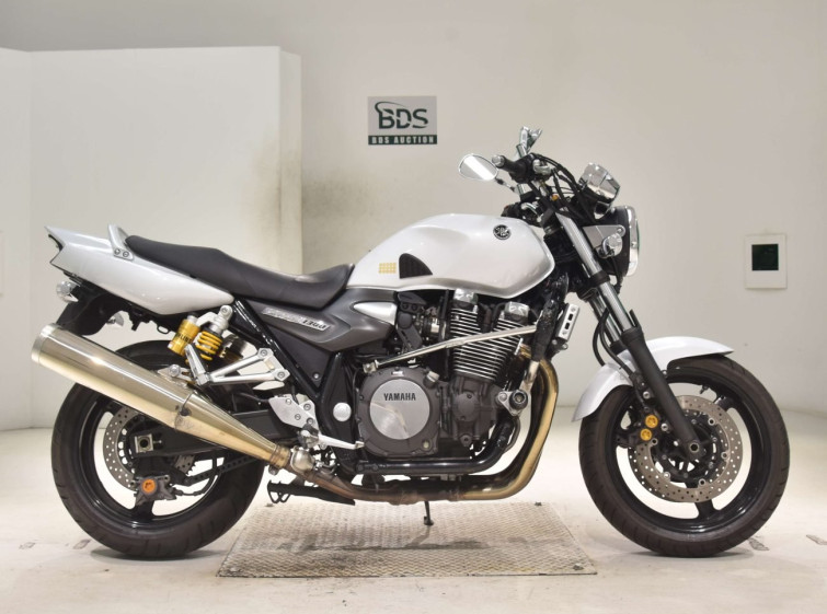 Мотоцикл Yamaha XJR1300 с пробегом 25450 km