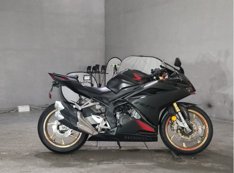 Мотоцикл Honda CBR250RR с пробегом 5653 km