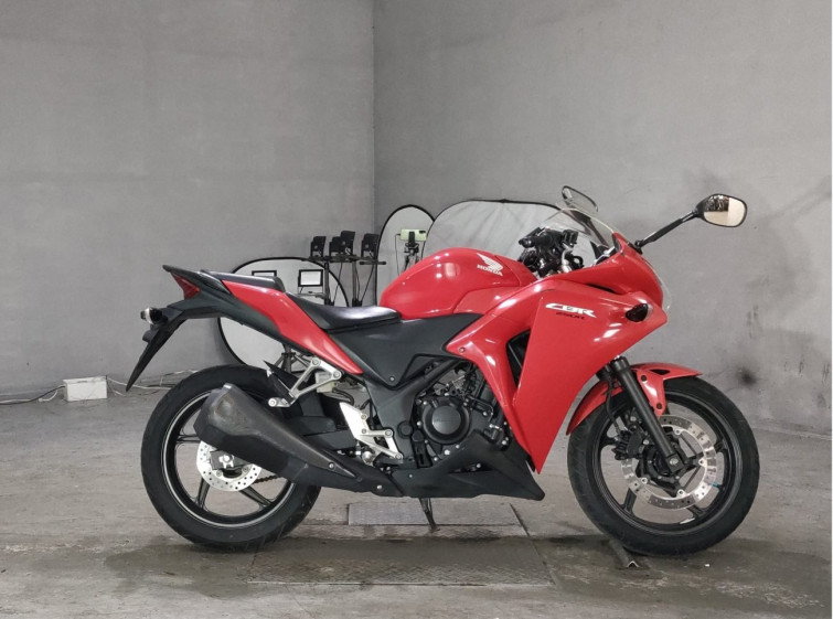 Мотоцикл Honda CBR250R з пробігом 5228 km