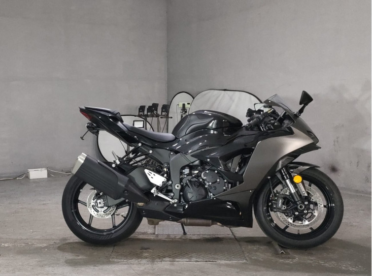 Мотоцикл Kawasaki ZX-6R з пробігом 1013 km