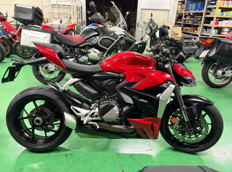 Мотоцикл Ducati STREET FIGHTER V2 з пробігом 11102 km