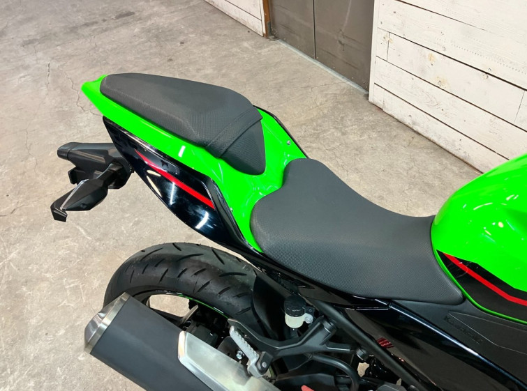 Мотоцикл Kawasaki NINJA400 з пробігом 28648 km