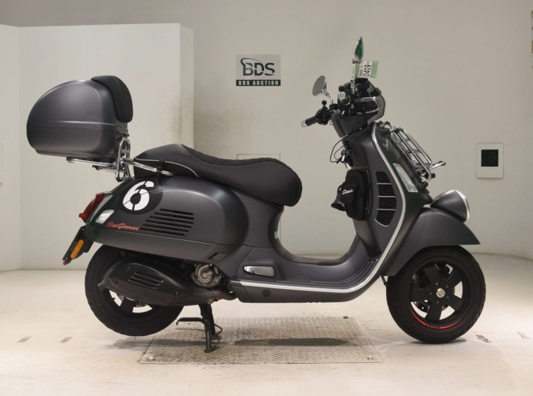 Мотоцикл Vespa 300 с пробегом 6561 km