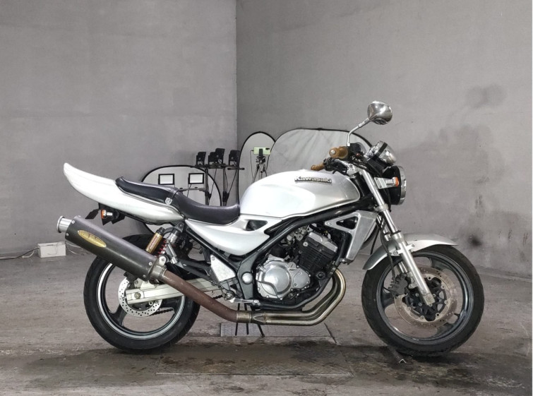 Мотоцикл Suzuki GSX250FX з пробігом 26175 km