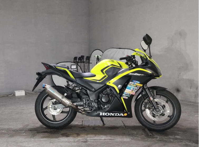 Мотоцикл Honda CBR250R з пробігом 29588 km