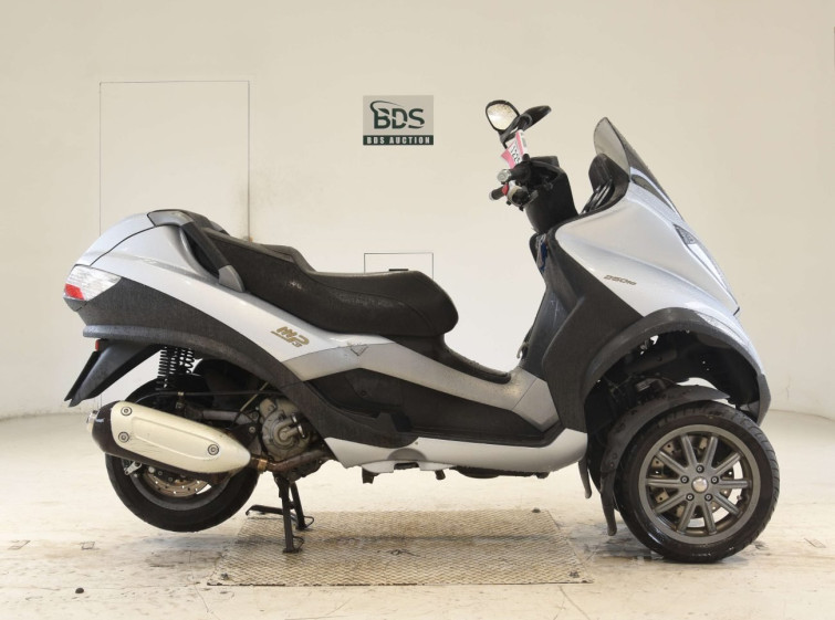 Мотоцикл Piaggio MP3250