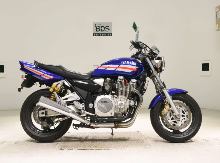 Мотоцикл Yamaha XJR1300 с пробегом 66739 km