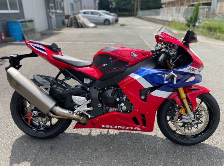 Мотоцикл Honda CBR1000RR-R FB SP с пробегом 2563 km