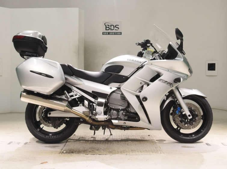 Мотоцикл Yamaha FJR1300 с пробегом 74069 km