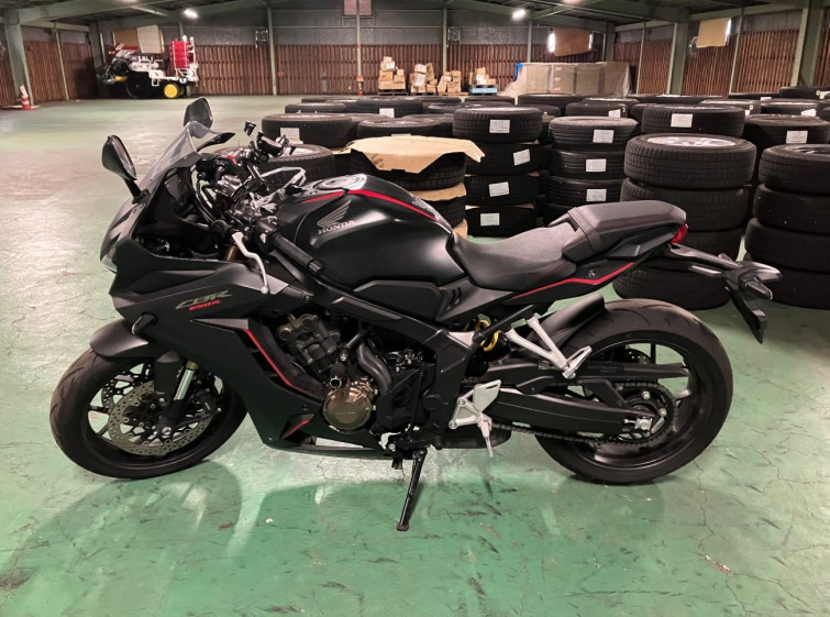 Мотоцикл Honda CBR650R с пробегом 3254 km