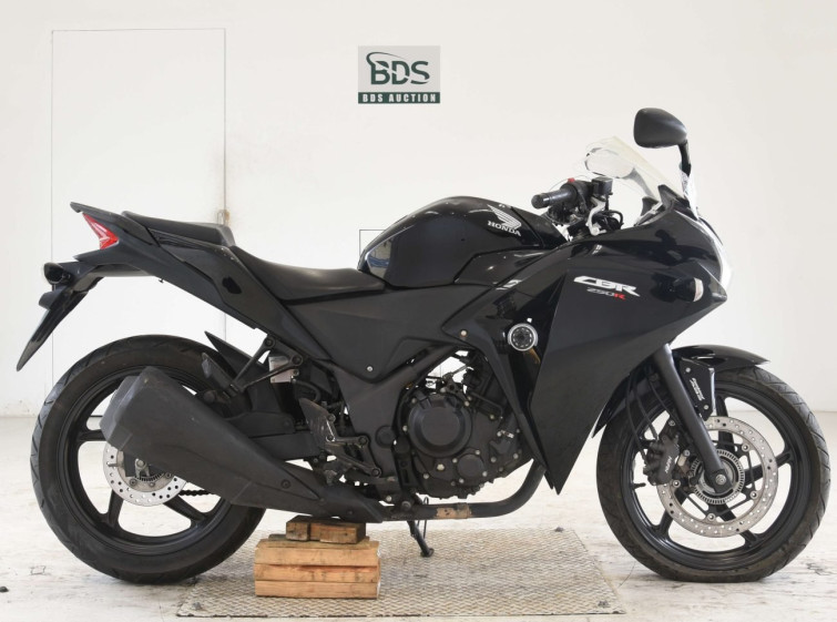 Мотоцикл Honda CBR250R с пробегом 3814 km