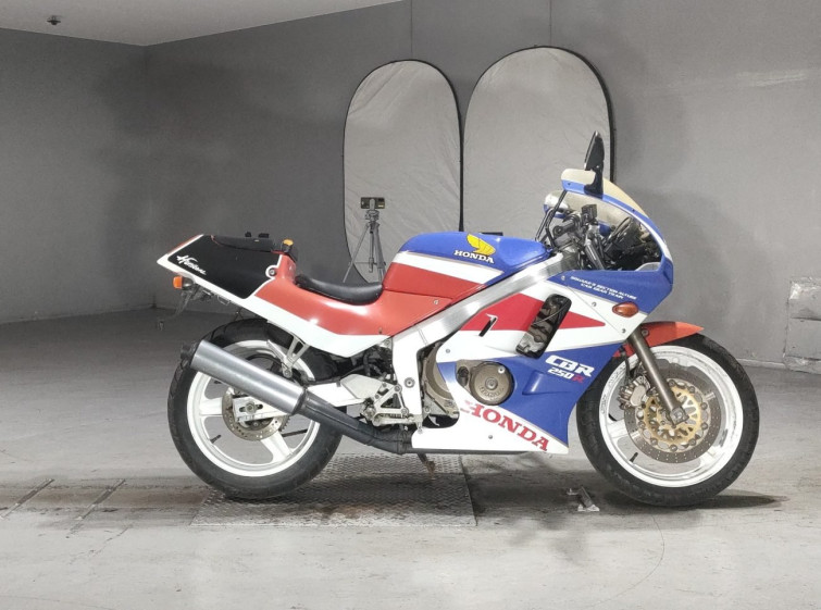 Мотоцикл Honda CBR250R с пробегом 10203 km