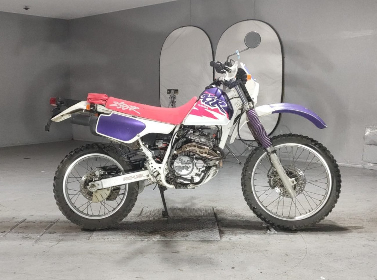 Мотоцикл Honda XLR250R с пробегом 17711 km