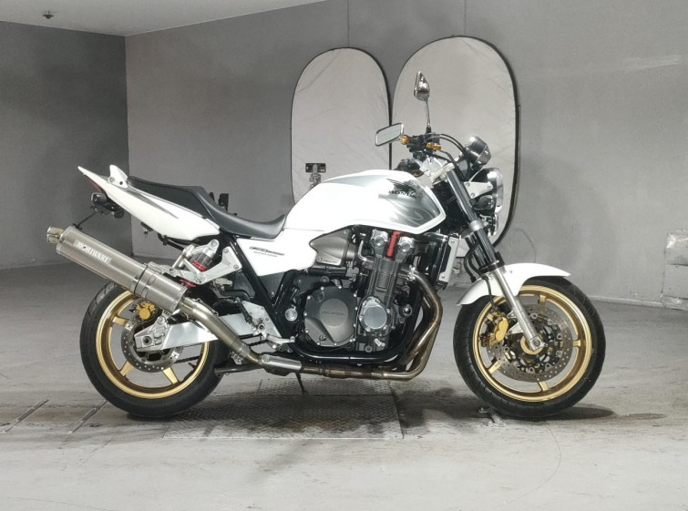 Мотоцикл Honda CB1300SF з пробігом 27785 km
