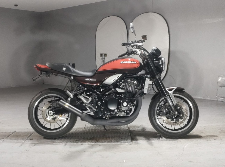 Мотоцикл Kawasaki Z900RS з пробігом 4960 km