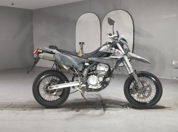 Мотоцикл Kawasaki D-TRACKER250X