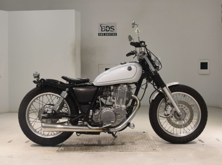 Мотоцикл Yamaha SR400 з пробігом 4250 km