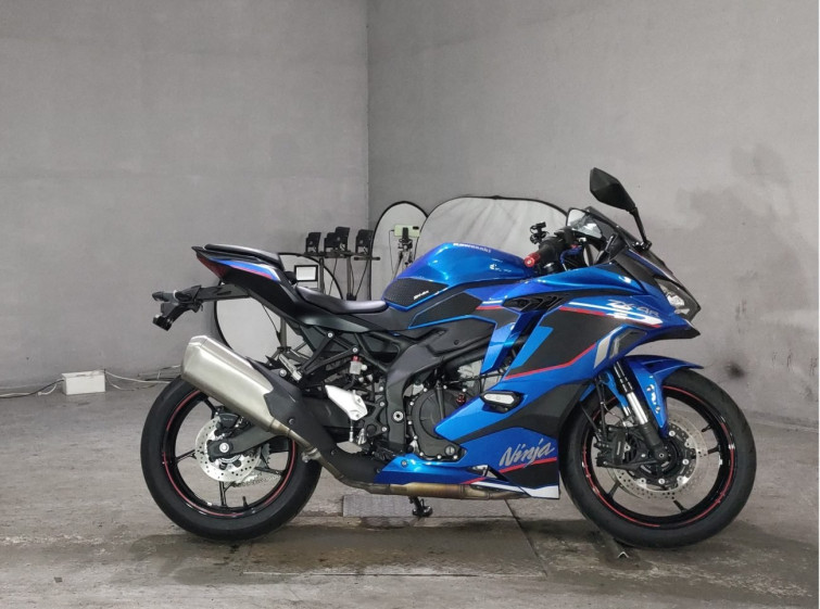 Мотоцикл Kawasaki NINJA ZX-4RR з пробігом 3765 km