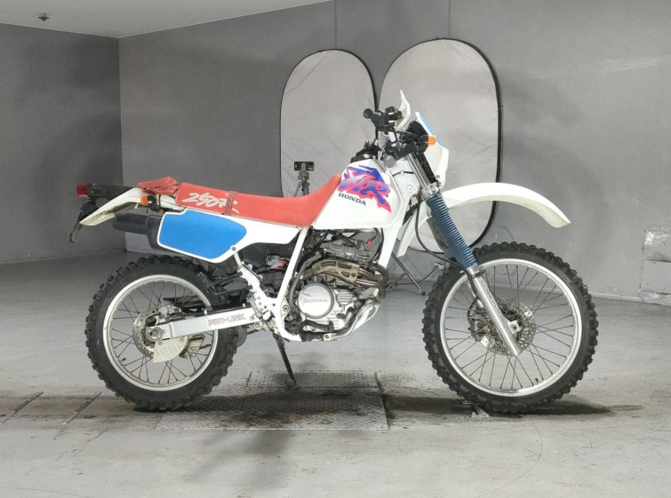 Мотоцикл Honda XLR250R с пробегом 5464 km