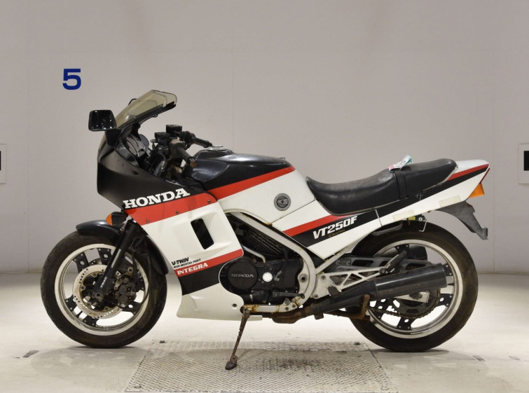 Мотоцикл Honda VT250FE INTEGRA с пробегом 16081 km
