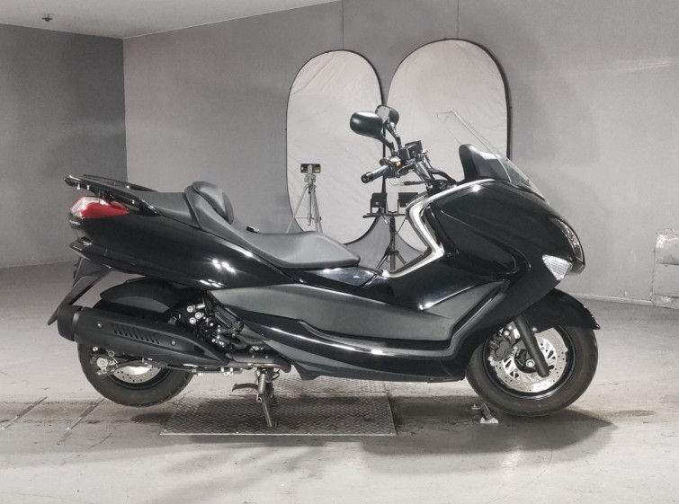 Мотоцикл Yamaha MAJESTY 250 с пробегом 4376 km