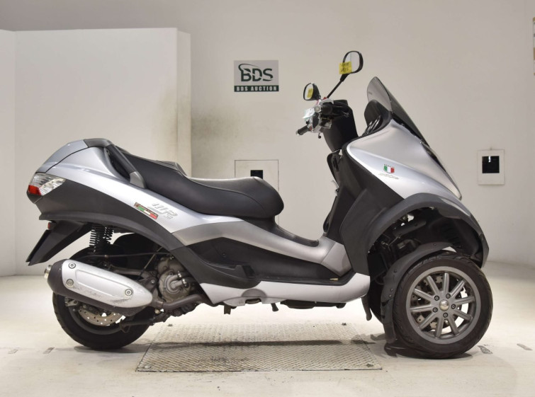 Мотоцикл Piaggio MP3 250