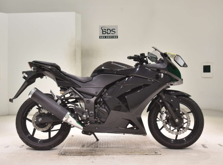 Мотоцикл Kawasaki NINJA250R з пробігом 12756 km