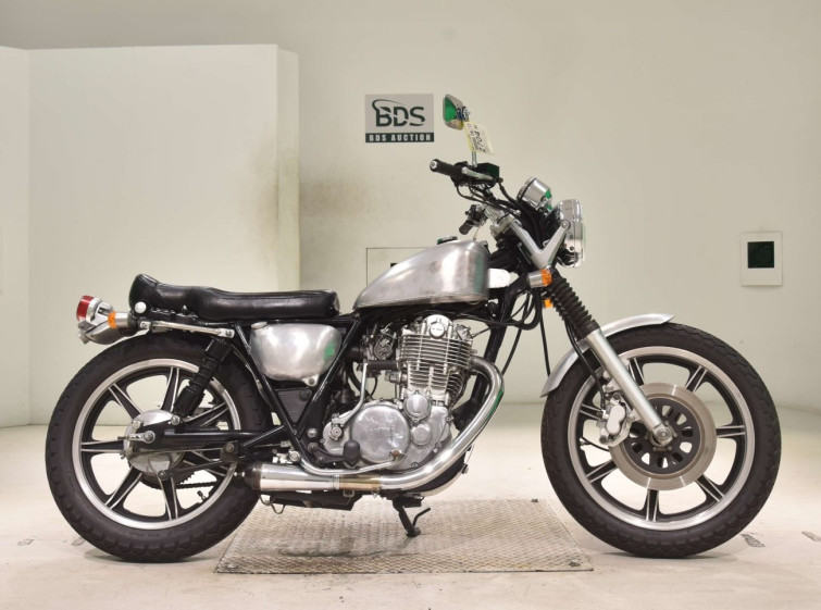 Мотоцикл Yamaha SR400 з пробігом 18656 km