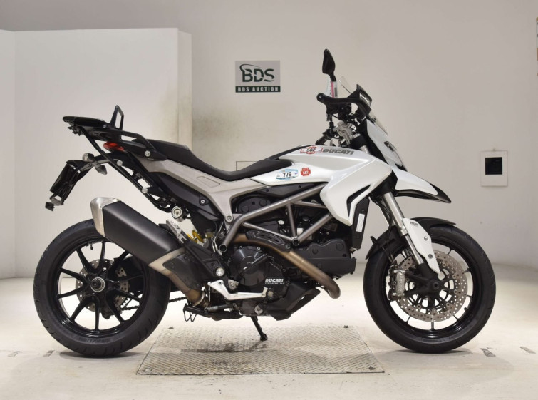 Мотоцикл Ducati HYPERSTRADA 821 с пробегом 33315 km