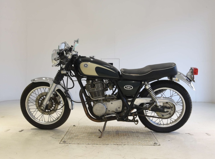 Мотоцикл Yamaha SR400 с пробегом 27881 km