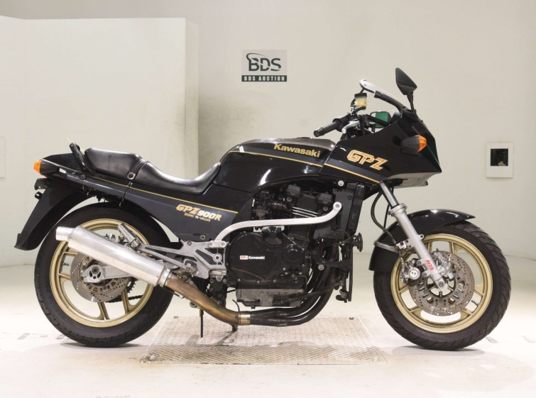 Мотоцикл Kawasaki GPZ900R з пробігом 12188 km