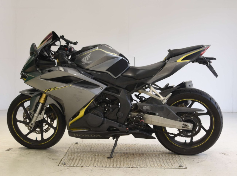 Мотоцикл Honda CBR250RR с пробегом 17313 km
