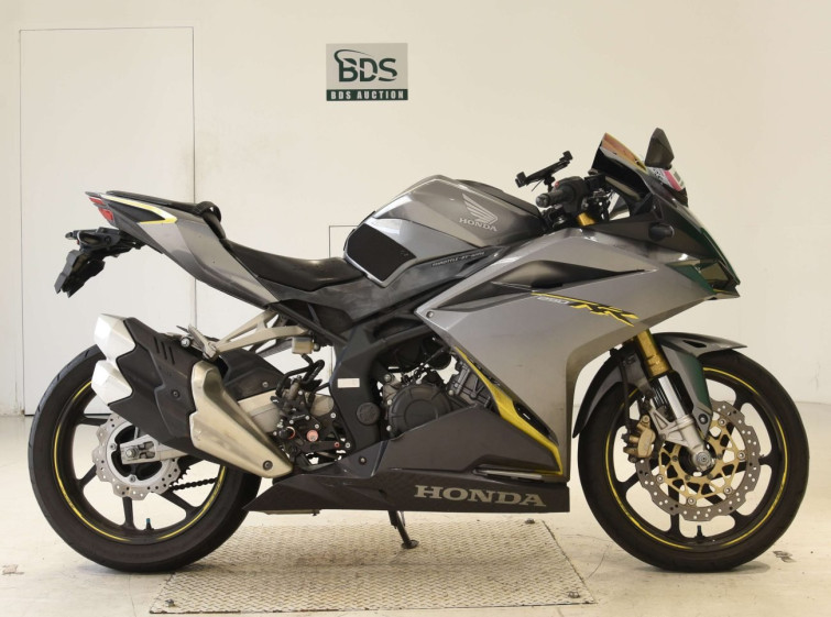 Мотоцикл Honda CBR250RR с пробегом 17313 km