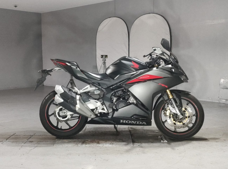 Мотоцикл Honda CBR250RR з пробігом 13733 km