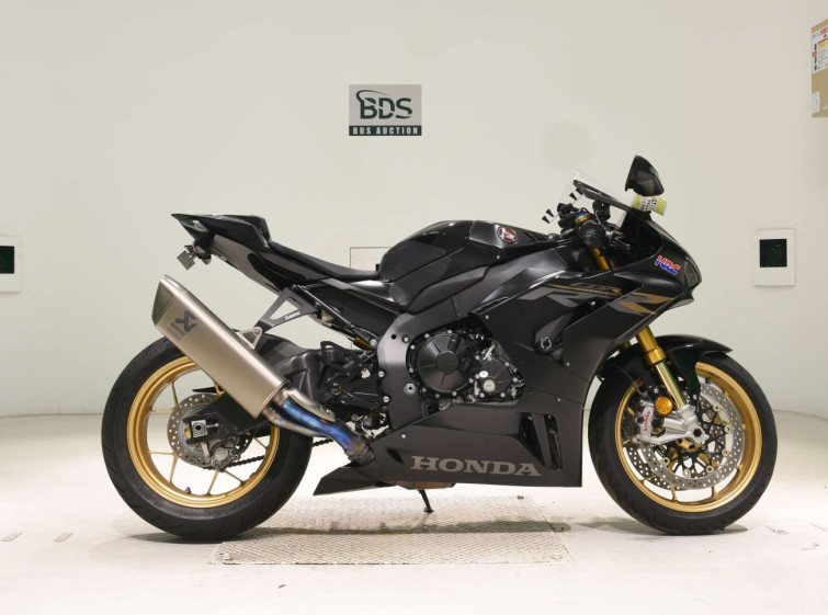 Мотоцикл Honda CBR1000RR с пробегом 23127 km