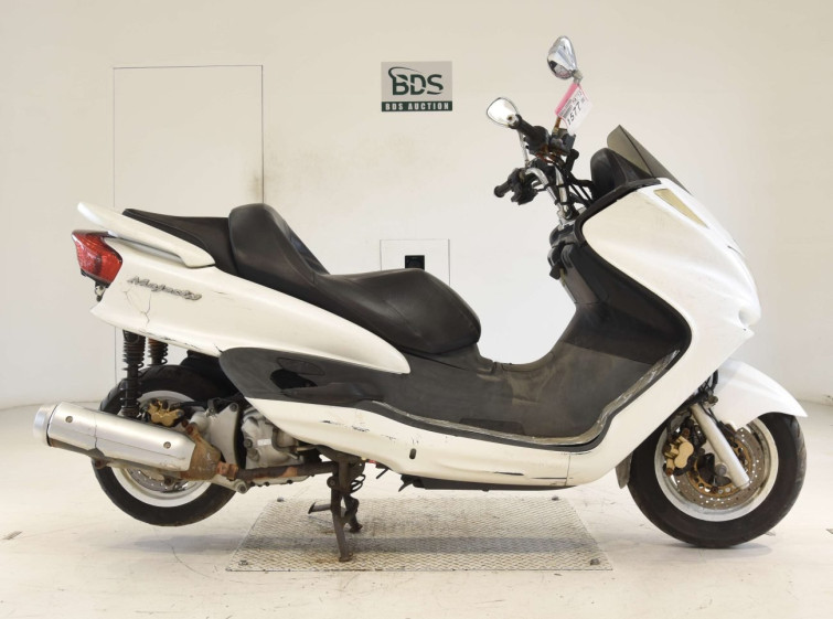 Мотоцикл Yamaha MAJESTY 250C