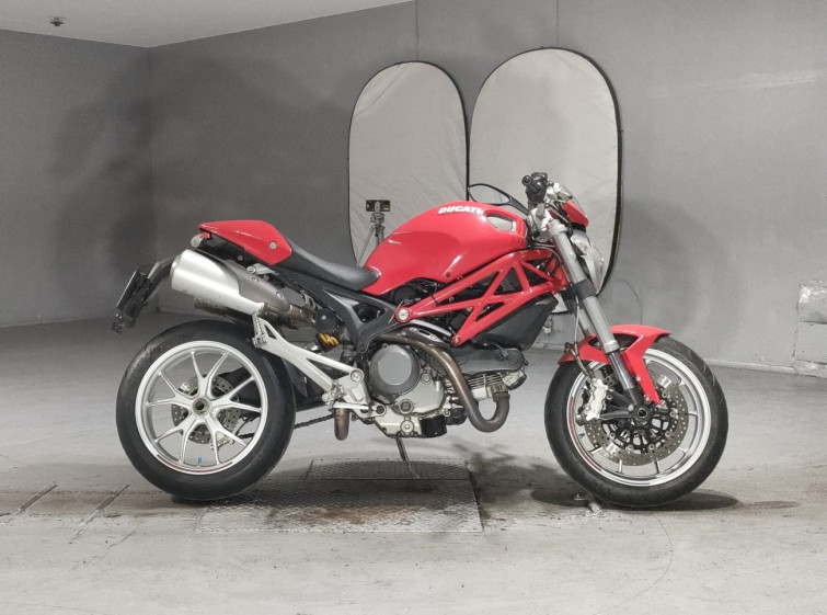Мотоцикл Ducati MONSTER 1100 с пробегом 32968 km