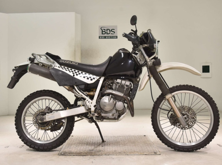 Мотоцикл Suzuki DJEBEL250XC